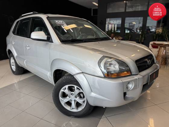 HYUNDAI TUCSON 2.0 MPFI GLS 16V 143CV 2WD FLEX 4P AUTOMÁTICO HYUNDAI TUCSON 2.0 MPFI GLS 16V 143CV 2WD FLEX 4P AUTOMÁTICO